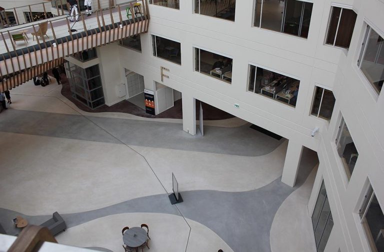 alliander-arnhem-vloerbedekking-tapijt-tapijttegels-kantoren-kantoor-hal-1000x658